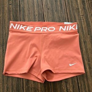 Women’s Nike pro 3” short